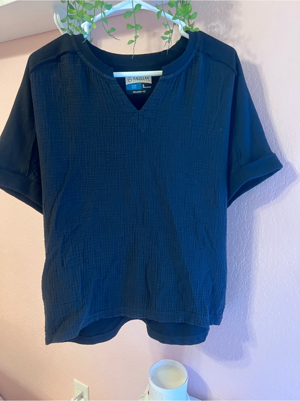 Magellan Outdoors Black Short Sleeve Women's Top